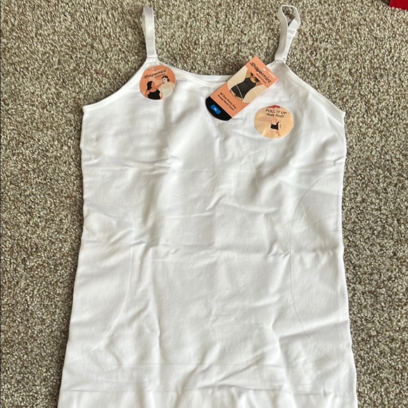 Woman’s shapewear tank - Picture 1 of 8